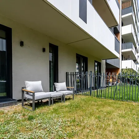 Apartament Ceglana Chic With Garden By Bookinghost *
